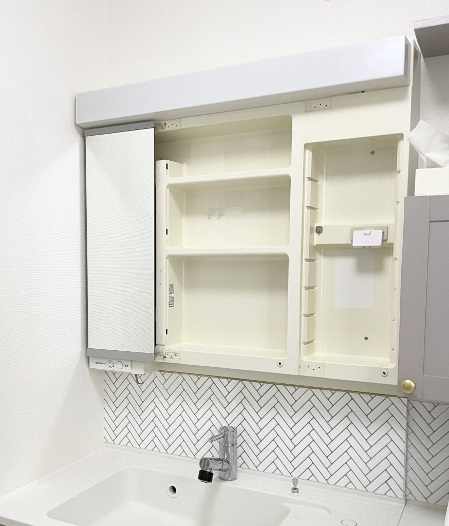 洗面所diy 建売住宅の洗面所を海外のような空間にpart1 かごめライフ 洗面所diy 建売住宅の洗面所を海外のような空間にpart1 かごめライフ